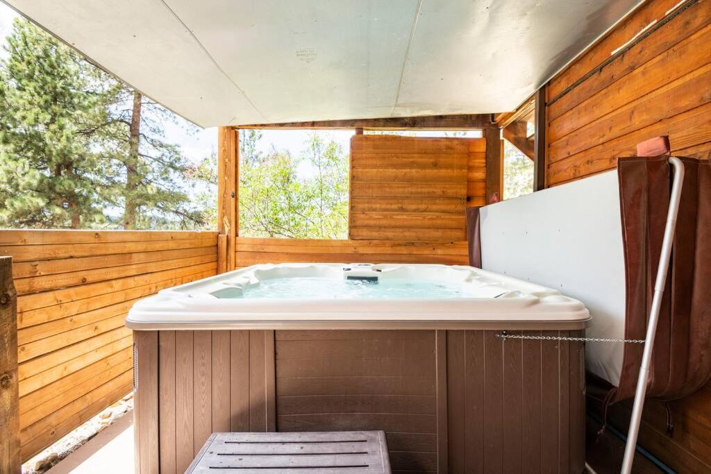 Private Hot Tub Overlooking Pikes Peak Вудленд Парк Экстерьер фото